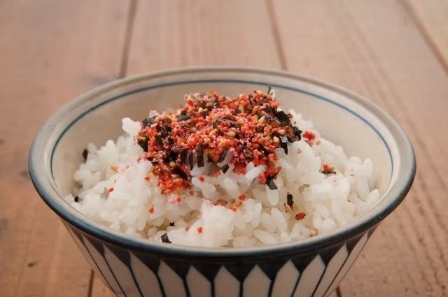 器に恋して。vol.3】乙女心を散りばめて。原依子さんの器の使い方